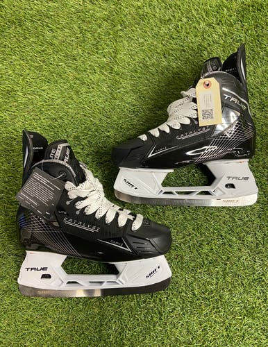 True Catalyst Lite (SMU) Hockey Skates | Senior Size 7.5