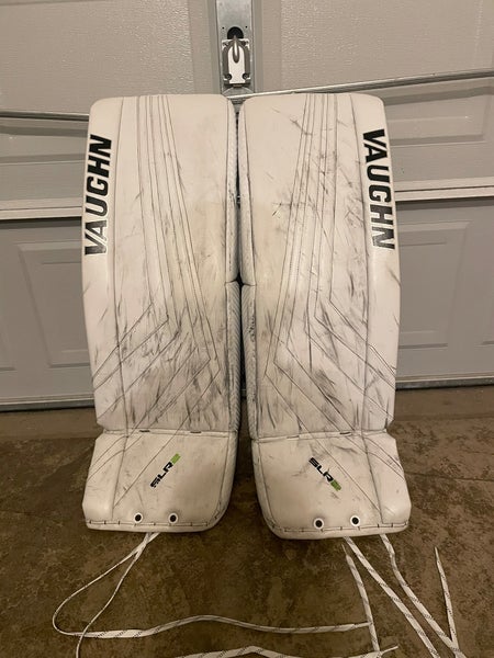 33" Vaughn Ventus SLR2 Pro Carbon Goalie Leg Pads (Used)