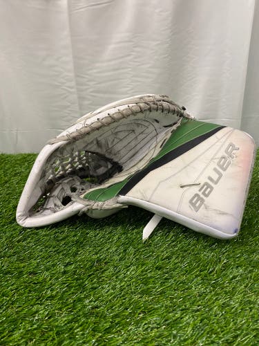 Bauer Vapor Hyperlite 2 Goalie Glove Wedgewood Pro Stock | Senior Regular