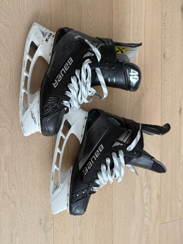 Pro Stock Bauer Vapor Hyperlite 2 Hockey Skates - Made in Canada - Size 7 and 7 1/4