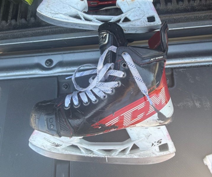 2021 CCM JetSpeed FT4 Pro Hockey Skates Regular Width Pro Stock 8.5 (Used)