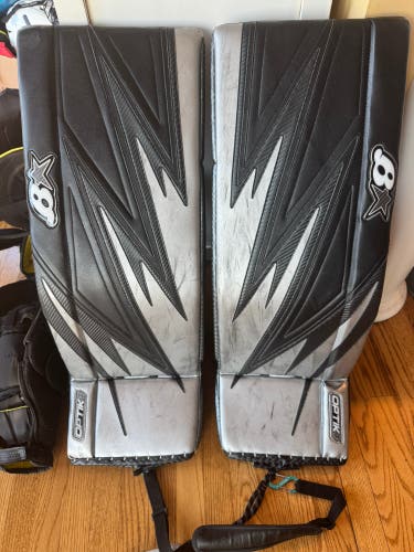 32" 2025 Brian's Optik 4 Goalie Leg Pads (Used)