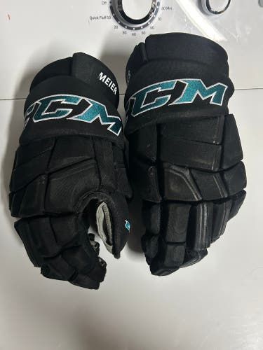 CCM San Jose Sharks - Timo Meier HGQLXP Gloves 14" Pro Stock (Used)