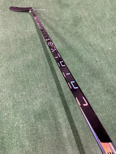 True Catalyst 9x Hockey Stick Left Hand Pro Stock | Mid Pattern 100 Flex