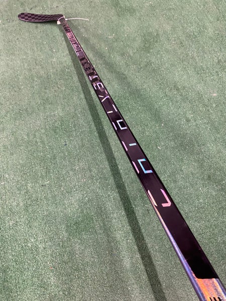 True Catalyst 9x Hockey Stick Left Hand Pro Stock | Mid Pattern 100 Flex