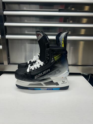 Bauer Vapor Hyperlite2 Hockey Skates OHL Pro Stock Size 9 FIT 3 272mm (New)
