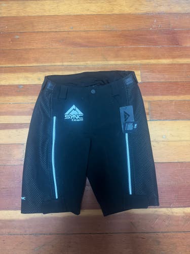 Black Medium Men's SYNC Shorts (New)