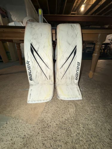 37" Bauer Vapor Hyperlite 2 Goalie Leg Pads (Used)