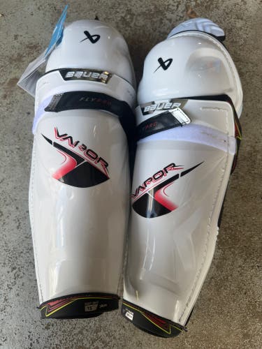 Senior Bauer Vapor Flypro 15" Shin Pads (New)