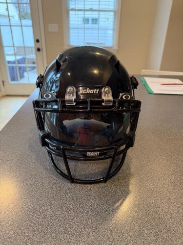 Youth Small Schutt Vengeance A11 Helmet (Used)