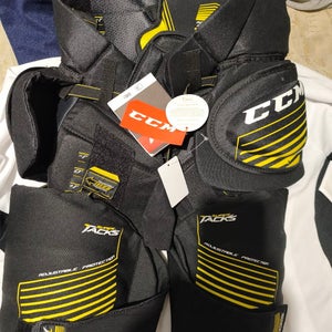 Brand new with tags pro stock CCM Super Tacks Girdle size Sr. Medium