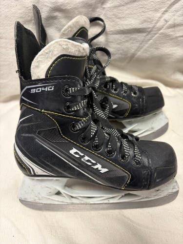 Black CCM Tacks 9040 Hockey Skates Regular Width 13 (Used)