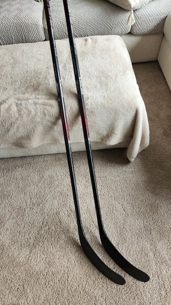 2 Senior Bauer Vapor X5 Pro Right Handed Hockey Sticks P92M 87 Flex (Used)