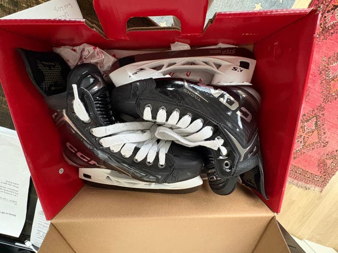 Black CCM Tacks XF Pro Hockey Skates Regular Width Size 5.5 (Used in one warm up)