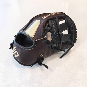 2025 Infield RH Nokona X2 Platinum Edition Baseball Glove 11.75" (Used)