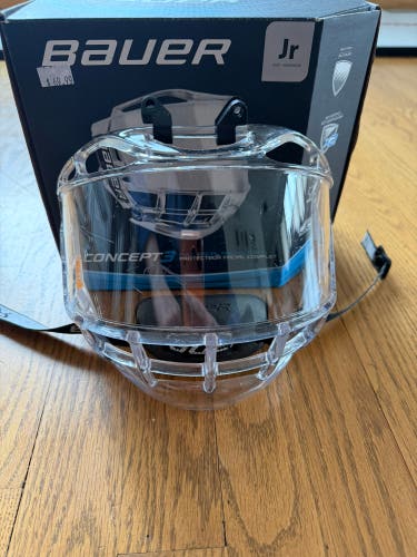 Bauer Junior Concept 3 Full Shield (Used)