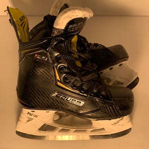 Black/Yellow Bauer Supreme S29 Hockey Skates Regular Width Size 1 (Used)