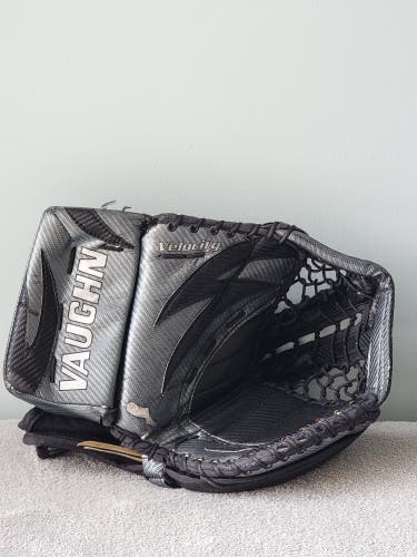Used Vaughn Velocity 7500 Goalie Catcher (Size Senior)