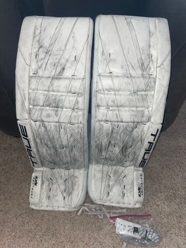 35" True Catalyst 9X3 Goalie Leg Pads (Used)
