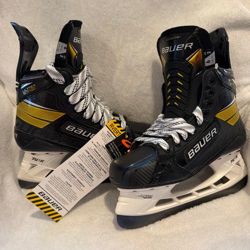 2020 Bauer Supreme Ultrasonic Hockey Skates 6 (New)