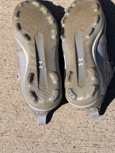 Gray Kid's 4Y (Big Kids / Youth) Youth Under Armour Bryce harper Low Top Molded Cleats (Used)