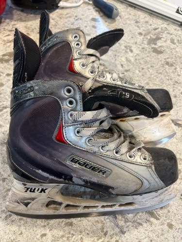 Black/Gray 2009 Bauer Vapor X60 Hockey Skates Regular Width Size 5.5 (Used)