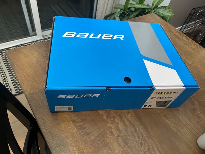 Black 2026 Bauer Supreme shadow Hockey Skates Regular Width 9 (New)