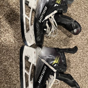 2023 Bauer Vapor Hyperlite 2 Hockey Skates 9 (Used)