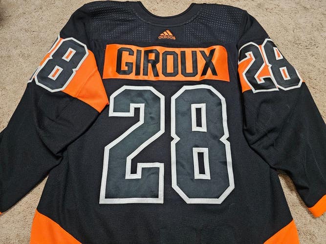 CLAUDE GIROUX 18'19 Philadelphia Flyers NHL Photomatched Game Worn Jersey