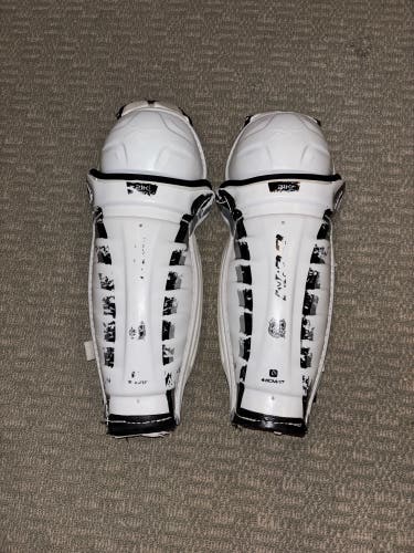 Senior CCM 21K 17" Shin Pads (Used)