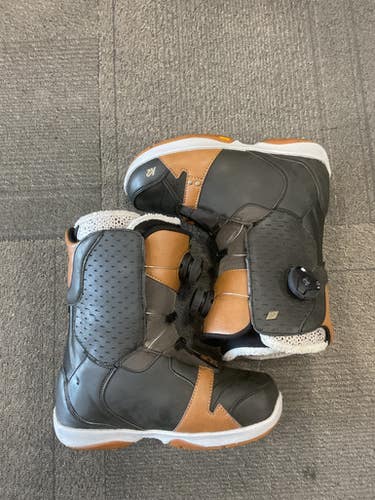 Used K2 CONTOUR Womens Snowboard Boots Black Senior 7 11614-S000233290
