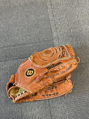Used Wilson A2050 BB/SB Glove RH Throw Brown 13" 11614-S000233284