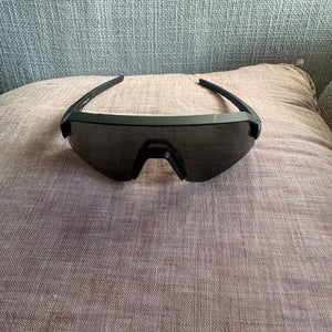 100% Slendale Youth Sunglasses Brand New never worn