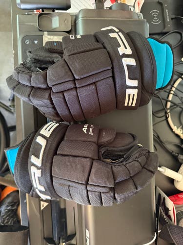 True Gloves 12" (Used)