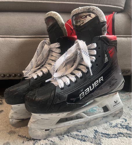 2023 Bauer Vapor X5 Pro Hockey Skates Regular Width Size 5.5 - fresh Bladetech’s