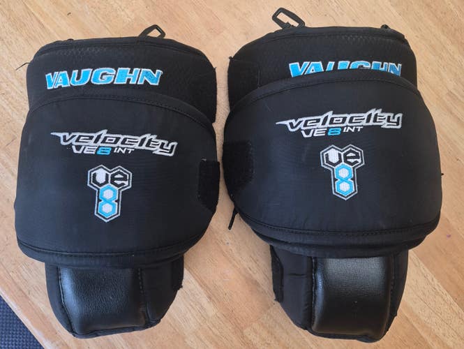 Vaughn VE8 Intermediate Goalie Leg Pads