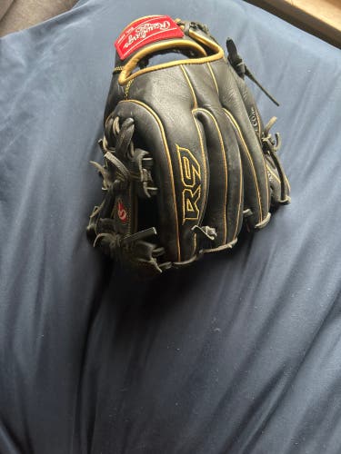 2022 Rawlings RH Infield R9 Baseball Glove  (Used)