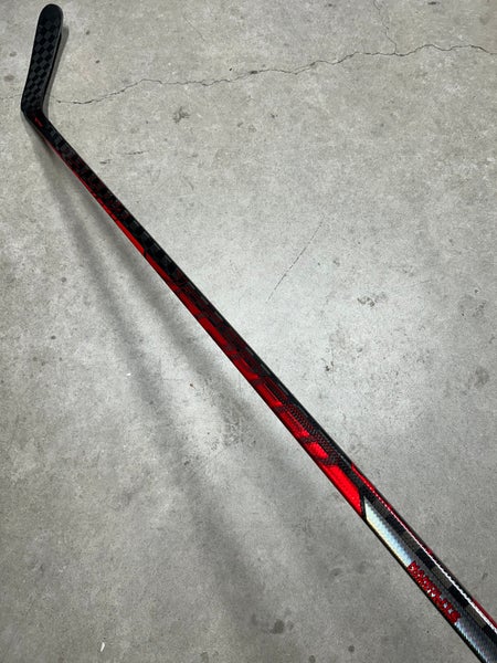 P90TM 100 Flex Senior CCM JetSpeed FT4 Pro Right Hand Hockey Stick Pro Stock NHL (New)