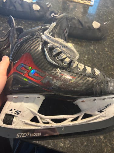 Black CCM JetSpeed FT8 Pro Hockey Skates Regular Width 6 (Used)