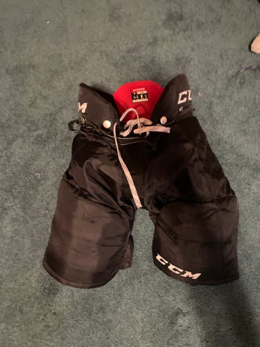 Junior Large CCM JetSpeed FT455 Hockey Pants (Used)