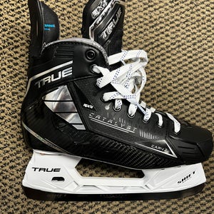 Black 2024 True Catalyst 9x4 Hockey Skates Regular Width 7 (New)