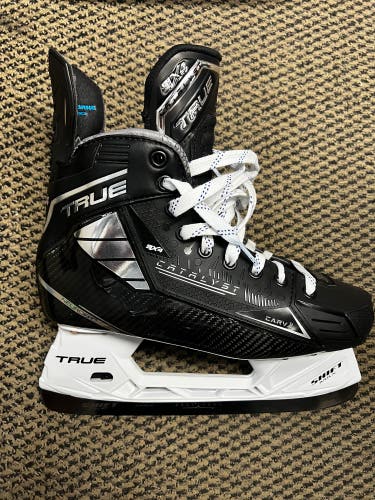 Black 2024 True Catalyst 9x4 Hockey Skates Regular Width 7 (New)