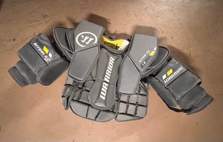 Small / Medium Warrior Ritual G2 Goalie Chest Protector (Used)