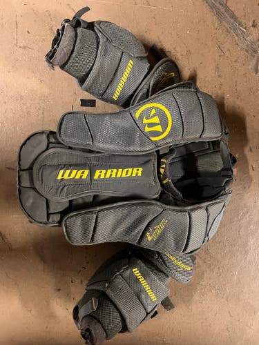 Warrior Ritual Goalie Chest Protector jr (Used)