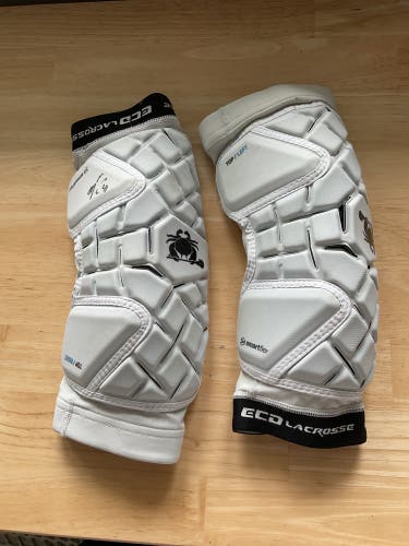 Small / Medium Youth ECD Echo Arm Pads (Used)