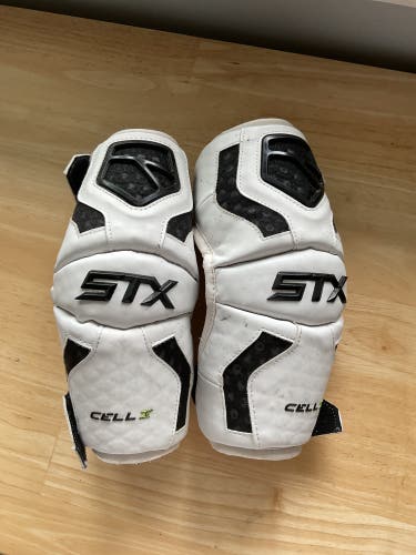 Small Youth STX Cell IV Arm Pads (Used)