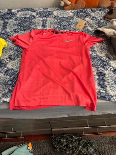Pink Small Men's Nike Shirt (New)