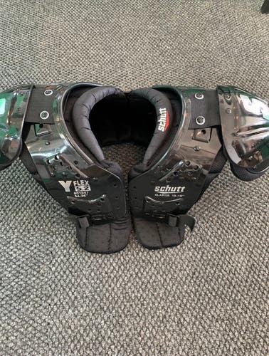 Extra Large Youth Schutt Y Flex 5.2 Shoulder Pads (Used)