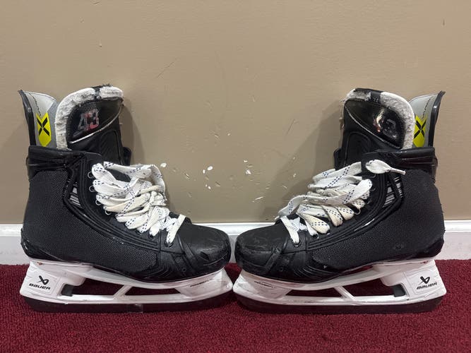 Bauer Vapor Hyperlite 2 Hockey Skates Pro Stock 9.5 Item#LH95H2