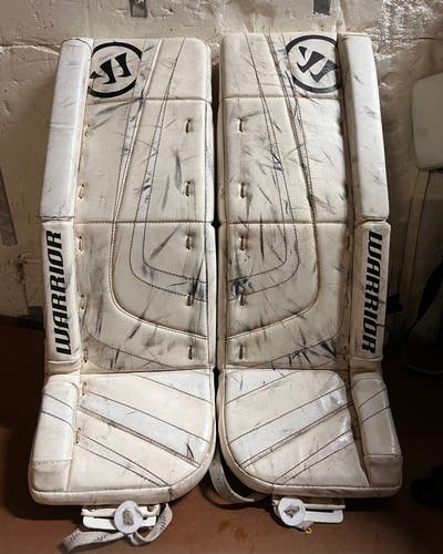 28" Warrior Ritual Classic Goalie Leg Pads (Used)